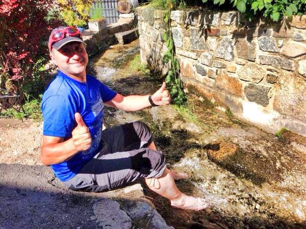 Al final de cada etapa, agua fría para los pies! #TranspirenaicaPorAlba