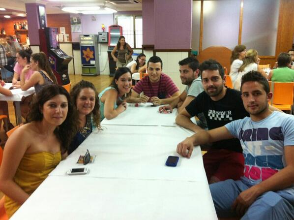 rakelvp's tweet photo. De cañitas i tapitas con los amigos http://t.co/MqARmCTNdP