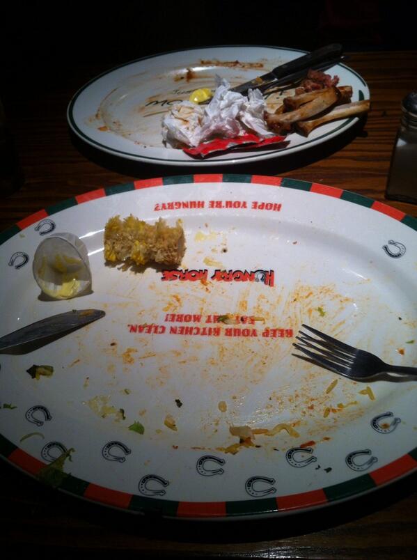 Humpo10's tweet image. Man v burrito,, behave, give me something challenging! #mullered #stufffed #fatty