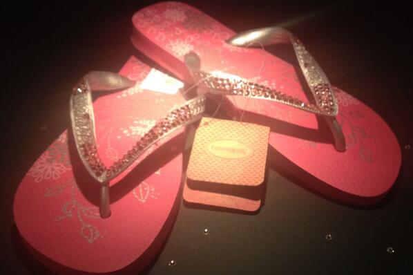 queenofsparkles's tweet photo. Summer sparklers - Havaianas embellished with pink Swarovski elements available in all sizes £34.99 xx http://t.co/yFgVsu3iJl