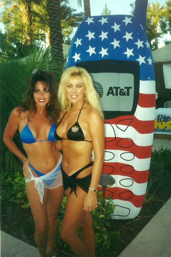 GlyndaRhodes's tweet image. Omg! My friend Terri Rene posted these on FB. So damn funny 2001 #millergirls! Woohoo