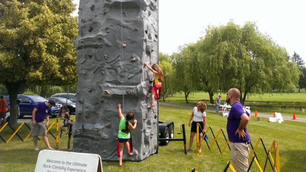 raviniagreencc's tweet photo. What a glorious summerfest celebration @raviniagreencc ! Thank you to the over 400 who enjoyed today's activities. http://t.co/lHX9DbbOW0