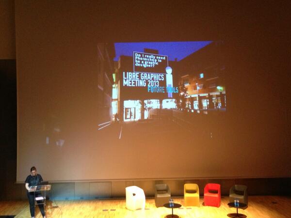 anamesas's tweet image. Defensa del diseño libre y soft libre en #ODSC13 @fadbarcelona, Volvemos a pico pala para programar un pixel?