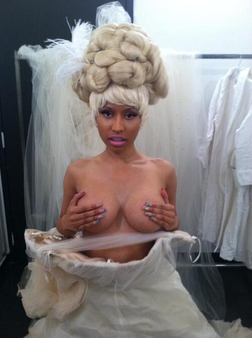 SEXY_SA2's tweet photo. NICKI NICKI NICKI http://t.co/z3mUh8mClb