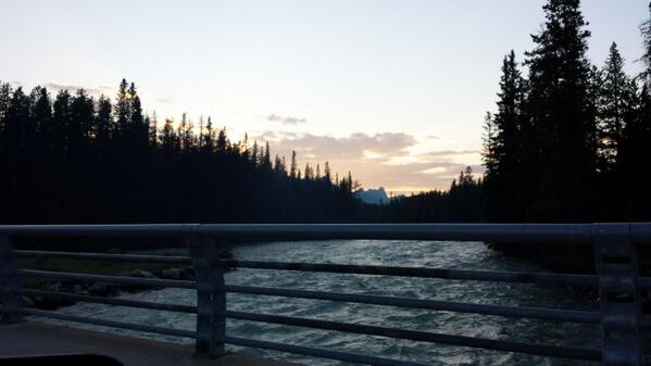 JustinC929's tweet photo. The river we camped by in Banff http://t.co/GY1iZm7Uf0