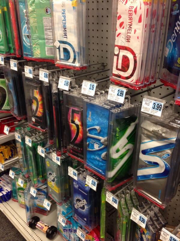 MistyTyson's tweet photo. Awwww snap! Gum theft is on the rise again! http://t.co/MFWo03NFxC