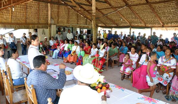 DIF_NAYARIT's tweet photo. Entregan casi 600 mil pesos para proyectos productivos de mujeres indígenas http://t.co/Z3t49T5C2v