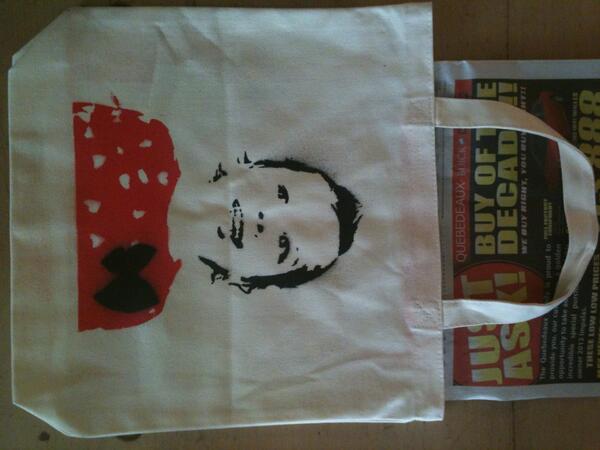 mrjlab's tweet photo. In keeping with my pact on using twitter for finished projects: a stenciled tote bag I did this morning. http://t.co/qDaykZukVk