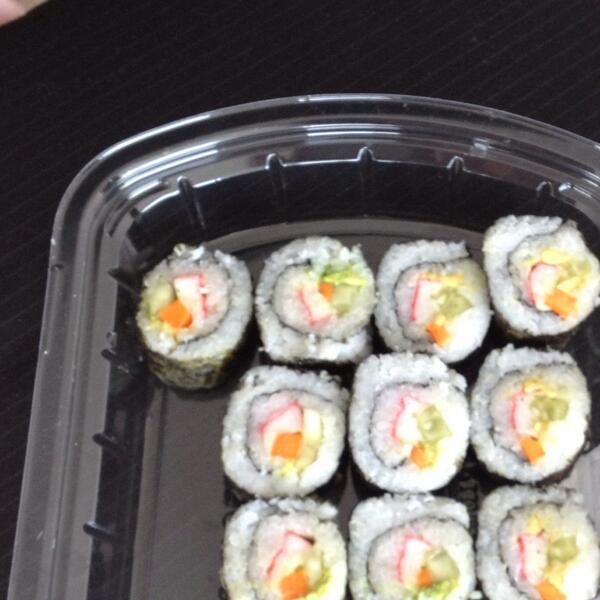 topmotionbaile's tweet photo. Y terminamos la semana con día de SPA y clases de sushi !!!! Nos vemos el lunes niñas!!! No se lo pierdan http://t.co/knl3SqQmWH