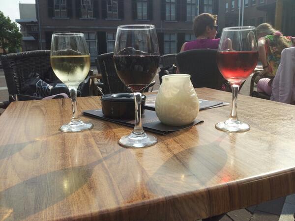 Terrassen met zus en mams! Shoppen en lekker eten met dit mooie weer :)