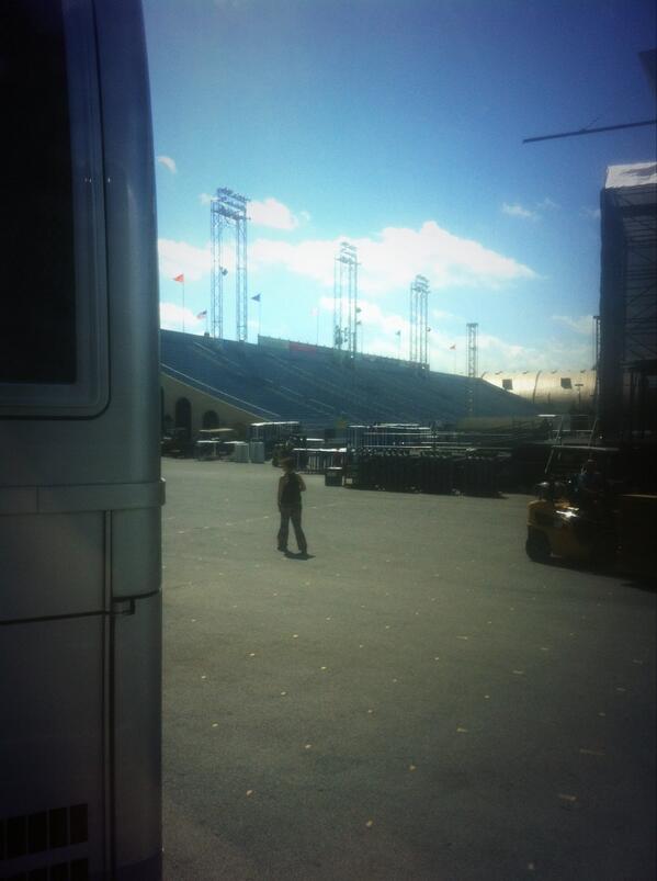 Ashton5SOS tweet picture