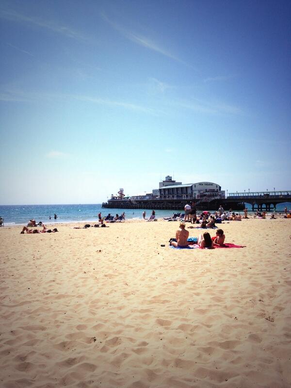 mattdelday's tweet image. HELLO BOURNEMOUTH!! 😁 #fcbythebeach2013 #unityallstars #winning #sun #hot