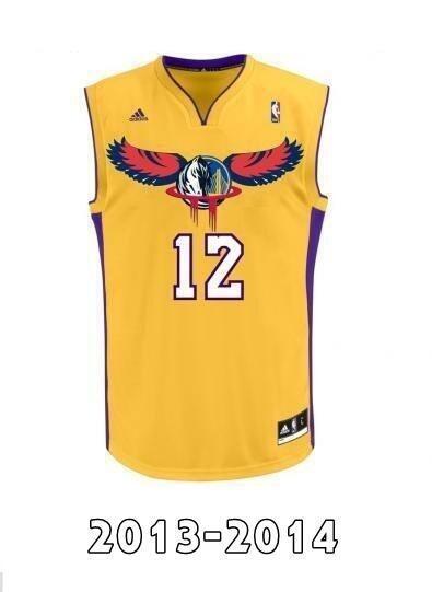 NBA_enAccion's tweet photo. Howard nos presenta la camiseta que va a llevar el año que viene! http://t.co/JL6KxwE8jD