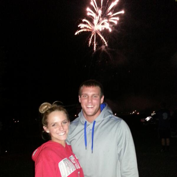 Mel_Lamb09's tweet photo. Fireworks with my love @D_Fett_2 http://t.co/cw9bQfvAAm