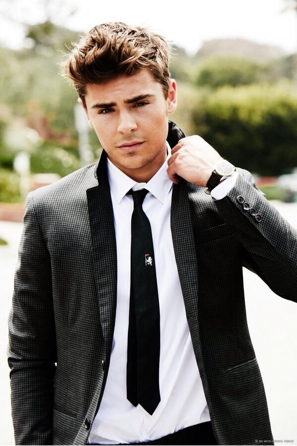 BeautifuIMen's tweet photo. Zac Efron is simply perfection. ❤ http://t.co/gDkM9Kw9r8
