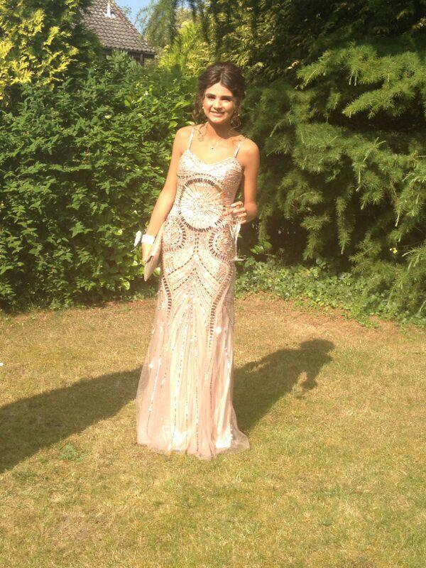 nathbuckle's tweet photo. Proud of my sister @jasminbuckle Your gorgeous - Love you xxx http://t.co/7ku3nHxhsd