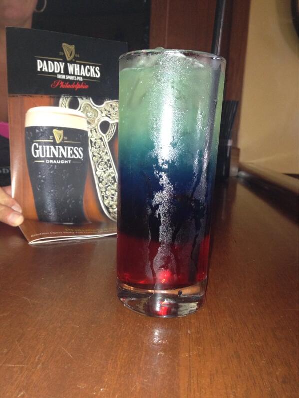 LA215LA's tweet photo. 🇺🇸Visit @heathermacbar and I @paddywhackspub @southstreet today for a refreshing☀ patriotic 🇺🇸cocktail🍺 http://t.co/6rgOqOl5oY
