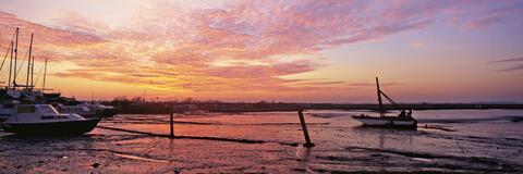 suffolkwalking's tweet photo. Visiting the charming coastal towns of Southwold and Aldeburgh where the skies seem huge on summer days. http://t.co/vaKO8wm8uQ