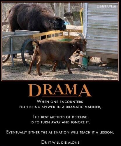 ChristleFox's tweet photo. If only everyone adhered to this interweb rule. Le sigh. http://t.co/FFf7Z66FdD