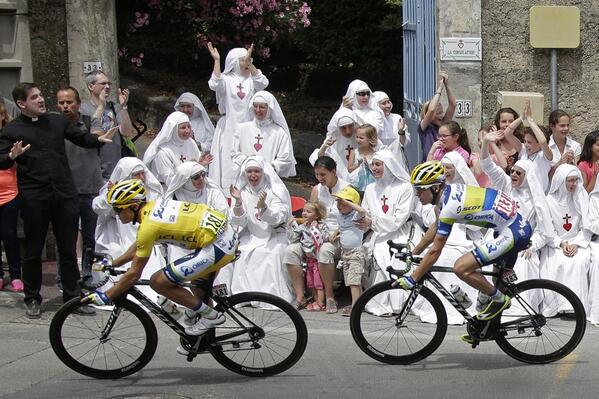 barrabest's tweet photo. Nuns cheer on the Tour de France.  One of the best photos of the week? (via @TIMEPictures) http://t.co/AC5ebDilXx