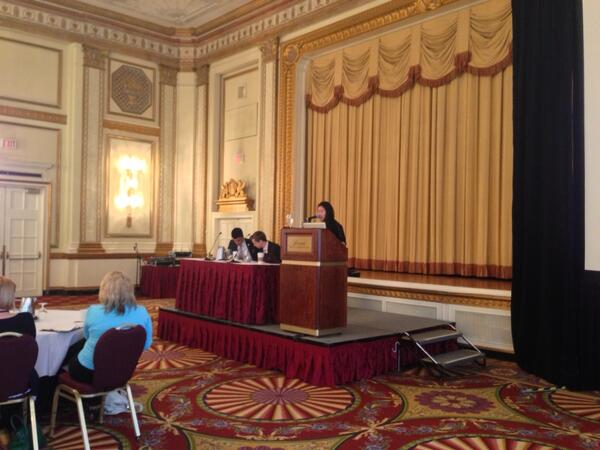 pattibacchus's tweet image. .@jenngyoon talking about role of @vdscouncil reps at @VSB39 during  @StudentVoiceI workshop at #CSBA2013