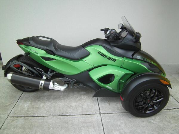Barneys_Brandon's tweet photo. 2012 CAN-AM SPYDER RSS 963MILES $18,599 #CANAM #BRP http://t.co/CB867IwlLU