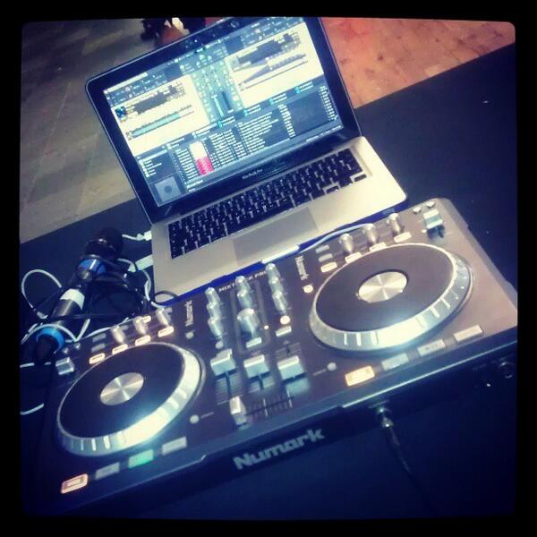 StefanDavisActs's tweet image. So this is me till 1am #GoDj #Traktor #MixTrackPro #Dj4Real #TheGathering