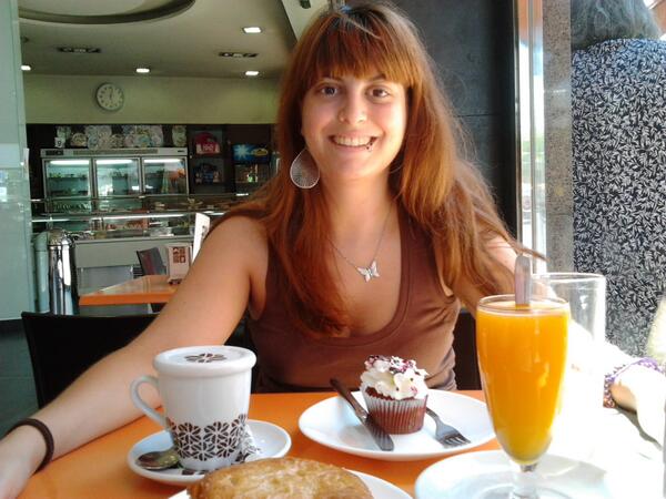 89_anele's tweet photo. desayunando fuerte xD xD xD!! con @luisfco_benago http://t.co/1175mkYj4f