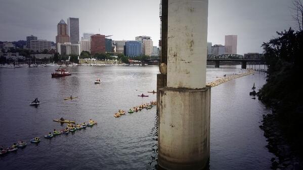 travelportland's tweet photo. Nice shot RT @felixleong: The largest, world record breaking human float in the making. #worldfloat #wds2013 http://t.co/NdkEAzLc7N