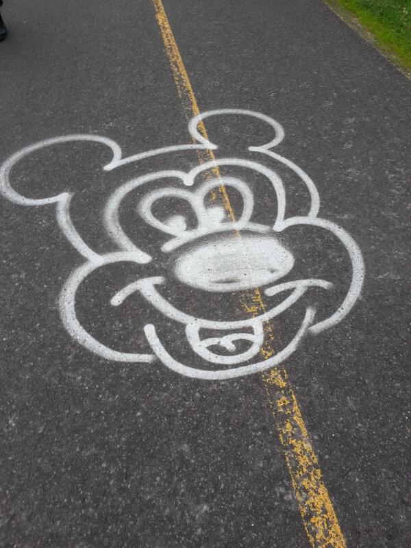 Bferguson25's tweet image. Graffiti art I found on a march #graffiti #original #randomspot