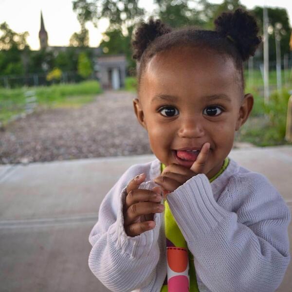 CorryJoe's tweet image. My daughter is such a sweet, vibrant thing!