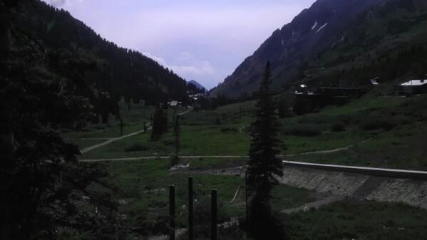 HLIBIndustry's tweet image. Obnoxiously pretty up here at alta.  #notStuck #Nerdtacular 