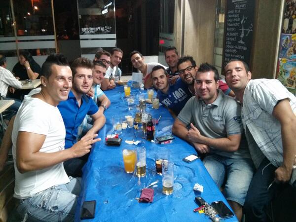 dncano's tweet photo. Celebrando la gala Comunio 12/13 @dj_picho @papen84 @axe1983 @TonyRuiz84 @juanserrano1985 @the_rin0 @migeliko http://t.co/OzL6QpnT0R