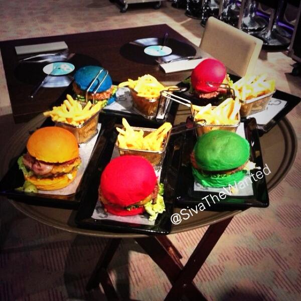 SivaKaneswaran's tweet photo. #SivaView our dinner last night http://t.co/itFukduJj7