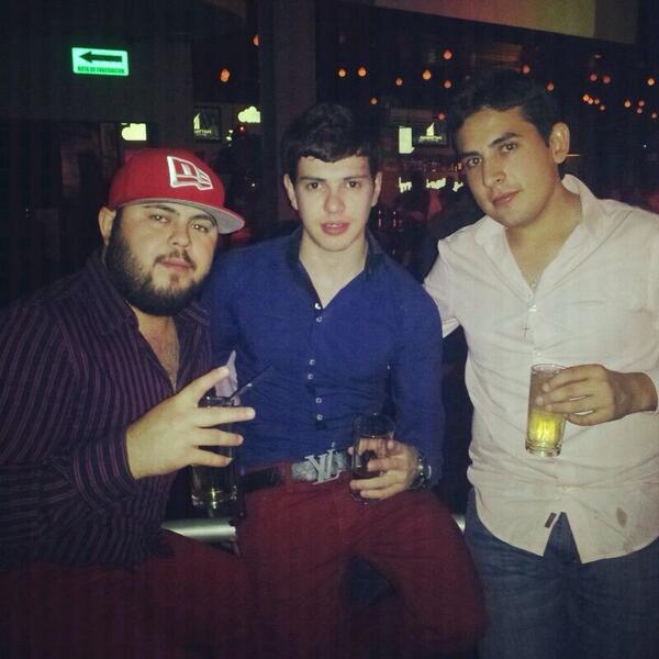 alan_aaraujo's tweet photo. Me puse muy pedo jajaja ..@JosueBalderama http://t.co/OCQiiSteQ3