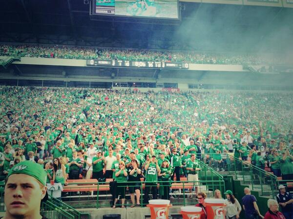PAINT_IT_GREEN's tweet photo. “@britzy11 “@alexanthony_83 Best fans and the greatest place to play in the nation!!! Lets go #ridernation http://t.co/z43Mcre9Dh””