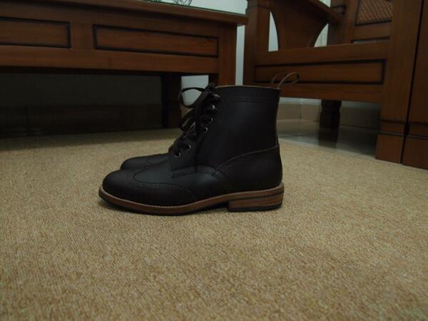 Semi Dress Wingtip Boots - Coffee 650K --> 450K • 330427D5/ 0811210030