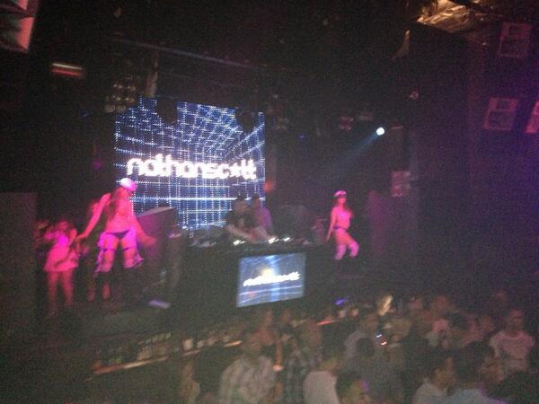 scotchonly's tweet photo. Njoying every moment of the night!!!! http://t.co/KSP1EVot5H