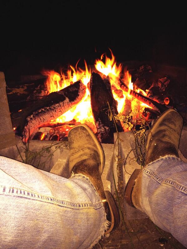 CallMehClayton's tweet image. Just sittin here by the fire all alone. waitin for it to for down #thinkintime