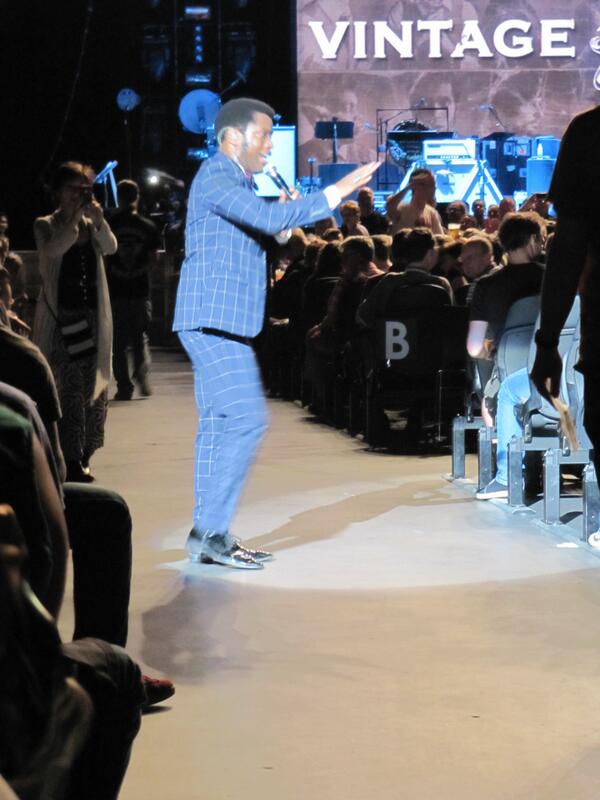 VanKanMC's tweet photo. Nice surprise of #TheWho concert in #ZiggoDome was the supporting act of #VintageTrouble Great singer and performer! http://t.co/4fZmL2MBR1