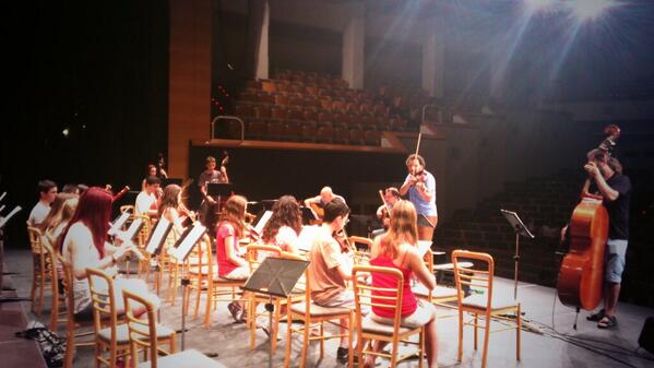 <a href="/OleSwing/">Ole Swing</a> en una masterclass con los chicos de la Joven Orquesta de Cuenca. #estivalcuenca #eligeir