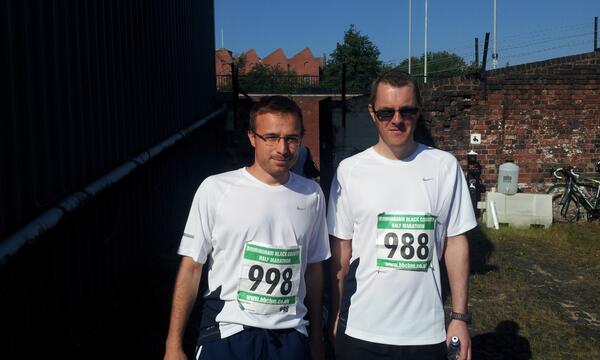 CRT_Runners's tweet photo. The CRT Runners just before setting out http://t.co/TEqBOBADhZ