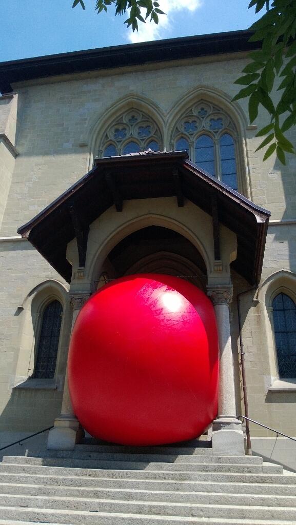 PedroAdrega's tweet photo. The Red Ball Project, today in Lausanne! http://t.co/LNjrGNKmGK