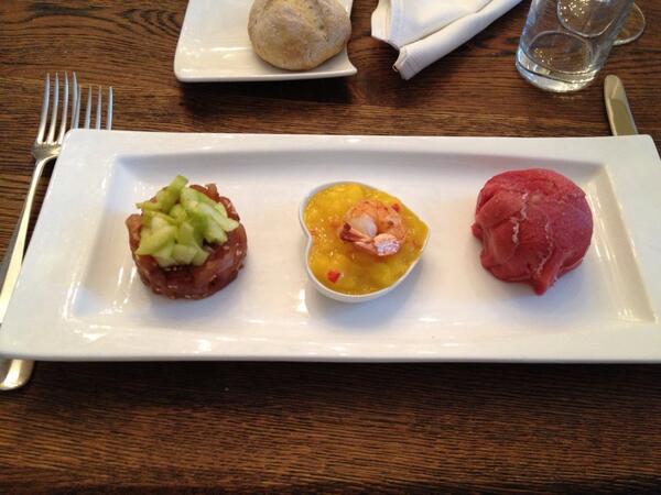 Het voorgerecht is een succes <a href="/Kook_College/">Kook-College/Zeezout</a> dat beloofd veel goeds voor de rest. Lekker #koken met <a href="/StephanievdHoek/">Stephanie vd Hoek</a>