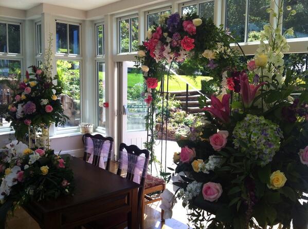 JessiSutton's tweet photo. Absolutely stunning wedding flowers @theupperhouse today! http://t.co/F0wE26aDLe