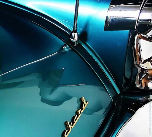 QuirkyRides's tweet image. Tail fin pic from 1959 #Packard Hawk. #coolcars. Taken by #photogenius #JillReger? QuirkyRides.com