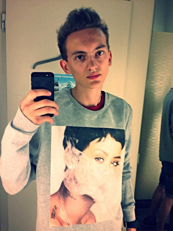 Markinea's tweet photo. #Rihanna #RiverIsland #Swag http://t.co/KXSNrlk8Qy