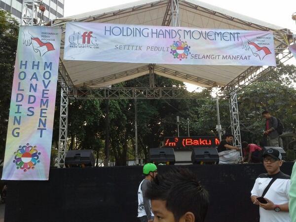 Datang dan gabung lah bersama majalah Diffa dalam Holding Hands Movement