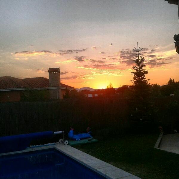 launavarro28's tweet photo. Día absolutamente increíble con mis Chicas DADE @elenagf_92 @laufdm @moniids @martaagms @LydieGG #EviLoreRosiLeila :D http://t.co/hzMdkOngC1