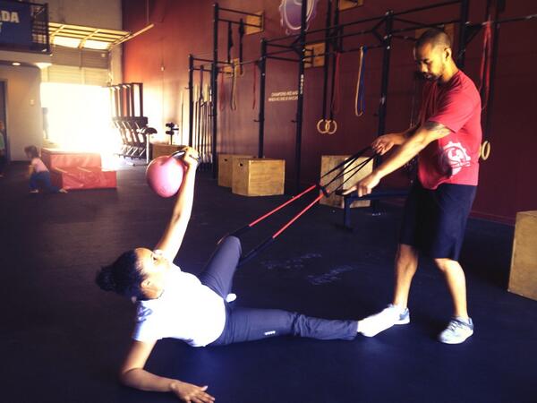 EB_PoMo's tweet image. @AAgtarap_PEng working on shoulder correctives with our newest movement fundamentals client. #QualityBeforeQuantity